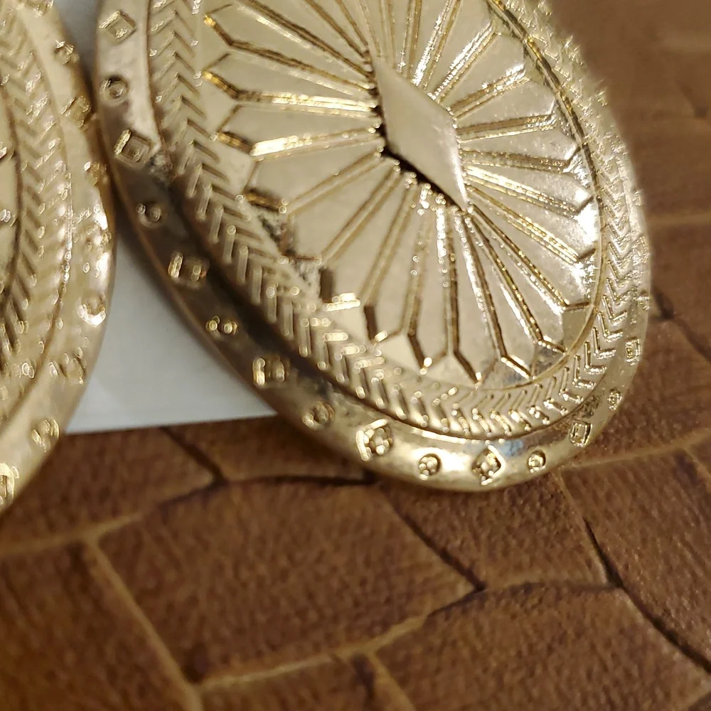 Jessica Simpson gold tone oversized textured coin‎ oval style earrings brand new